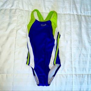 Speedo Girl’s one piece swimsuit size 5